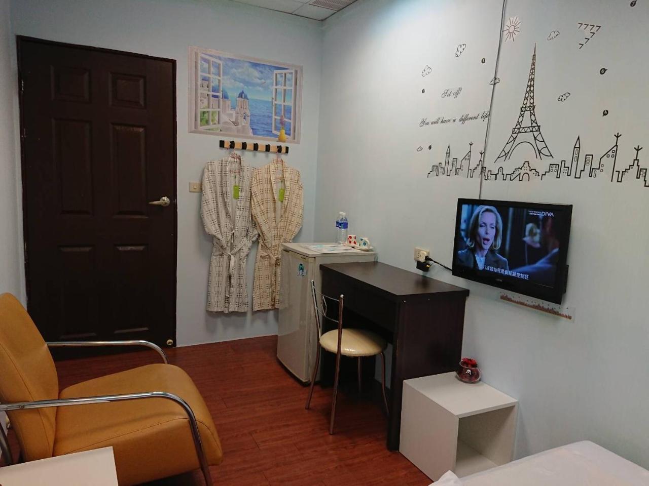 Papa Bear's Guesthouse Taichung Extérieur photo