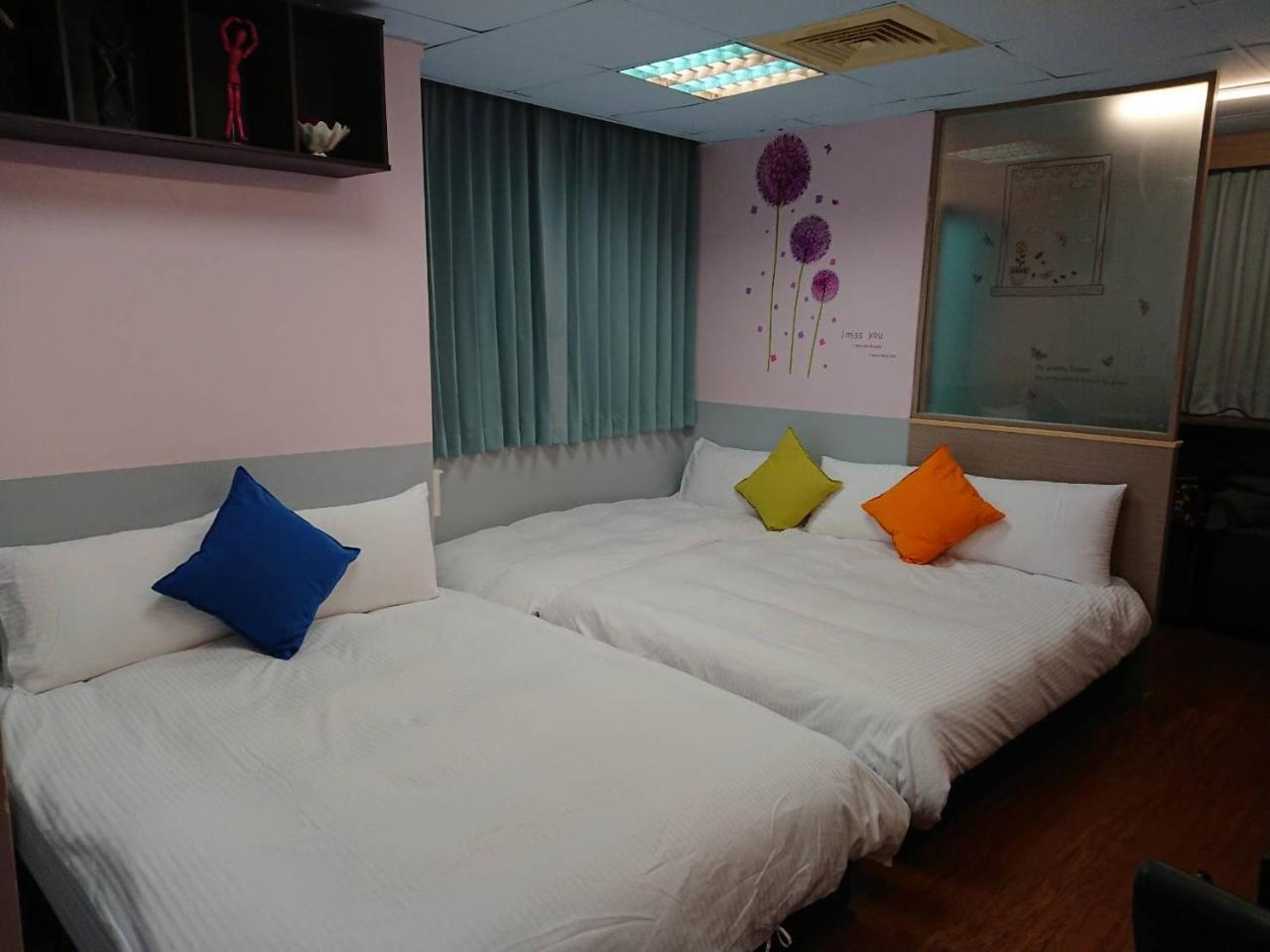 Papa Bear's Guesthouse Taichung Extérieur photo
