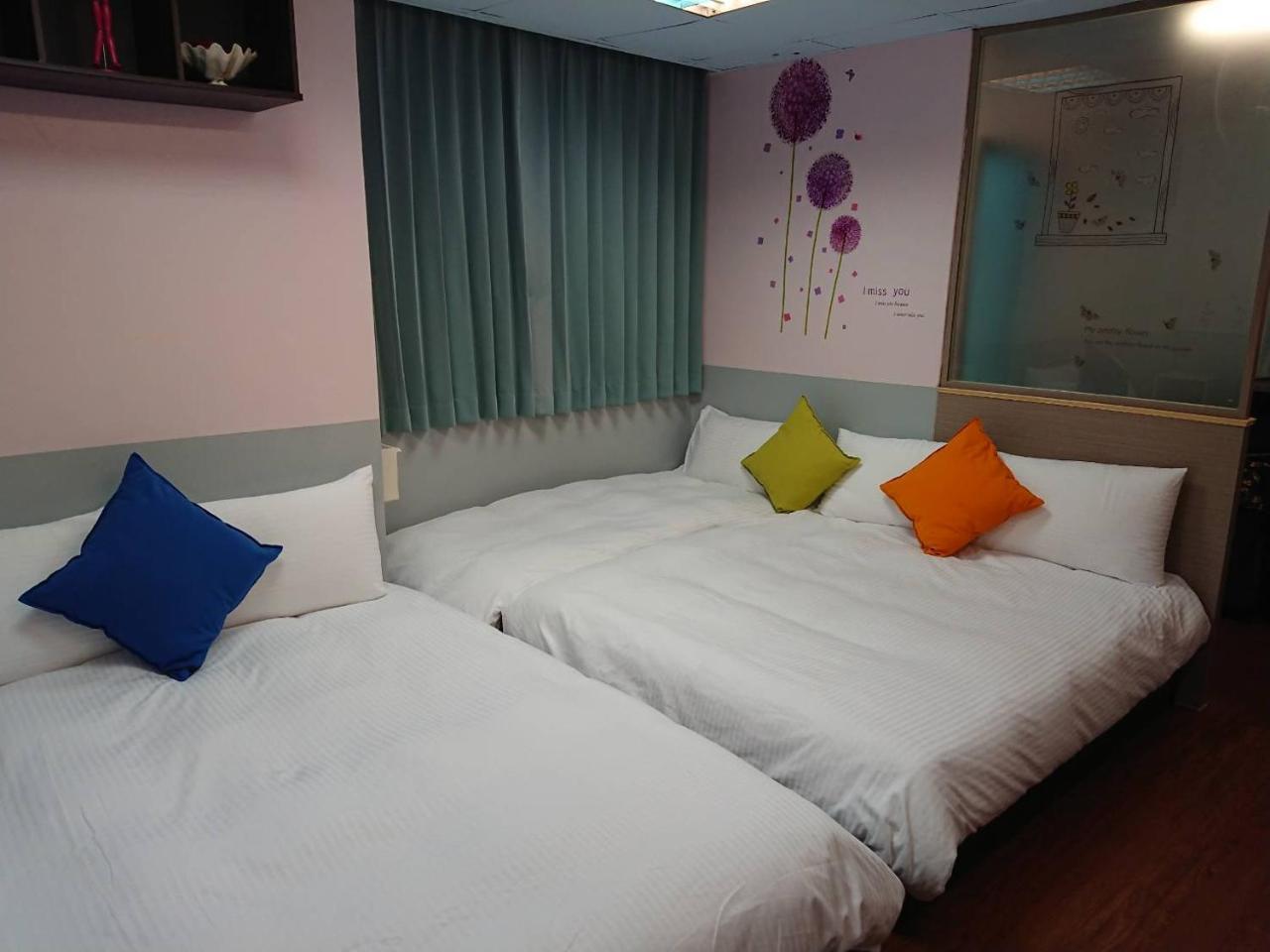 Papa Bear's Guesthouse Taichung Extérieur photo