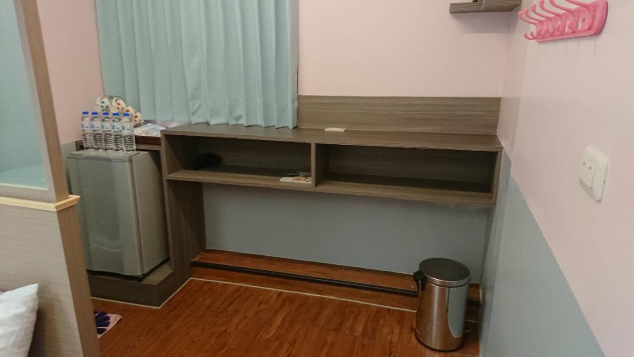 Papa Bear's Guesthouse Taichung Extérieur photo