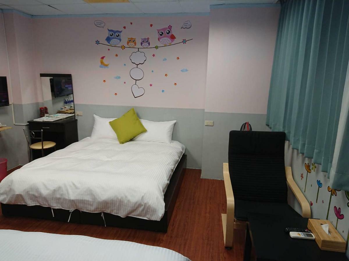 Papa Bear's Guesthouse Taichung Extérieur photo